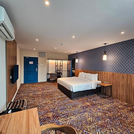 Le'Genda Hotel Каджанг Стая снимка